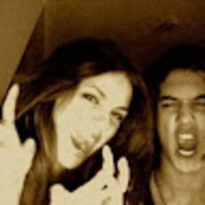 Meet your Posher, Joelys